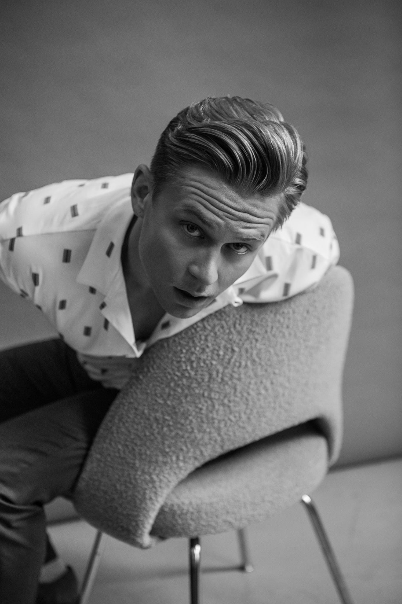 actor Billy Magnussen large photo