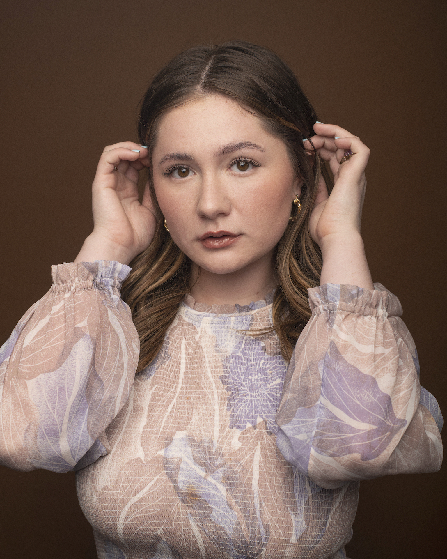 actor Emma Kenney large photo