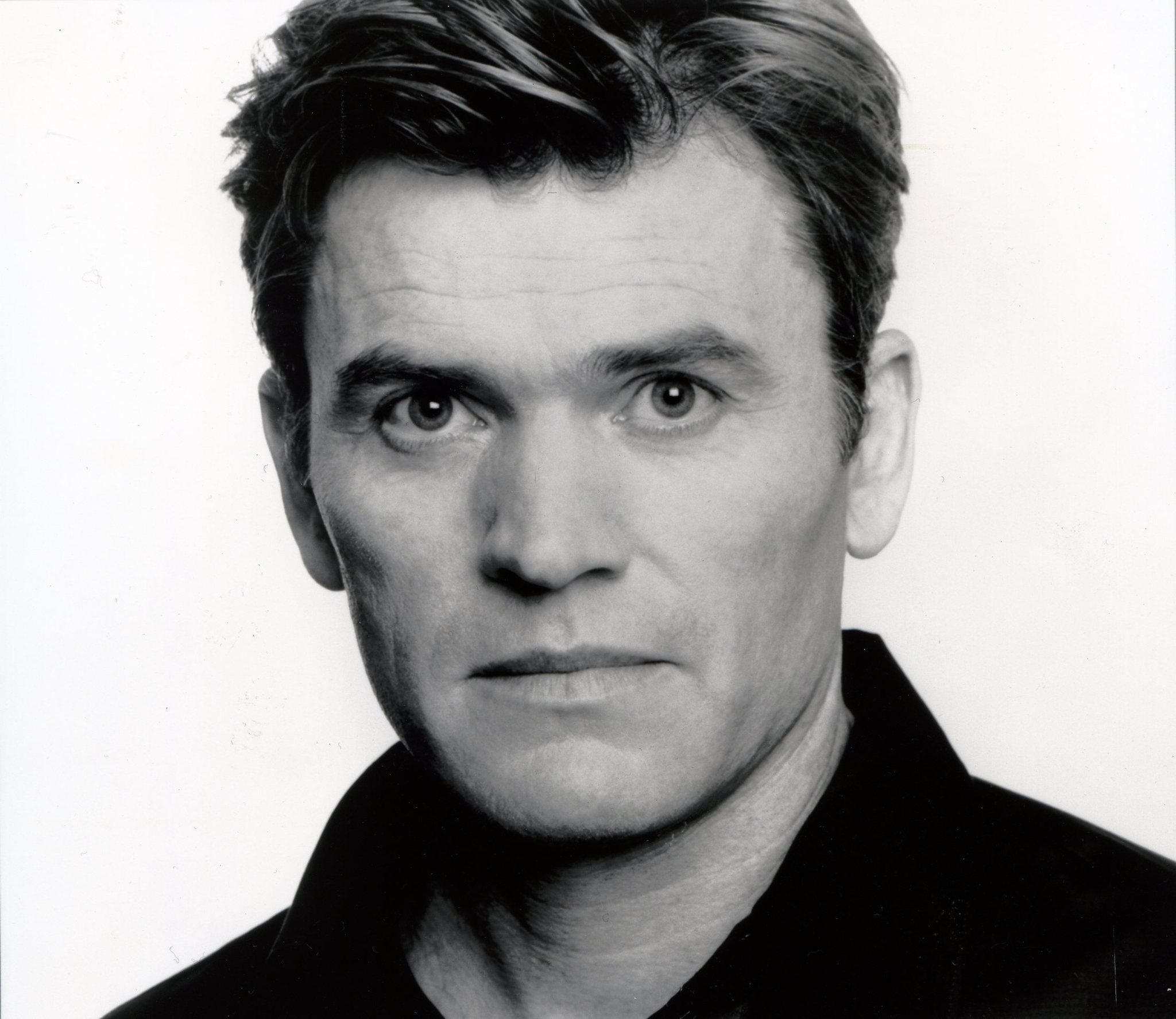 actor Richard Dillane large photo