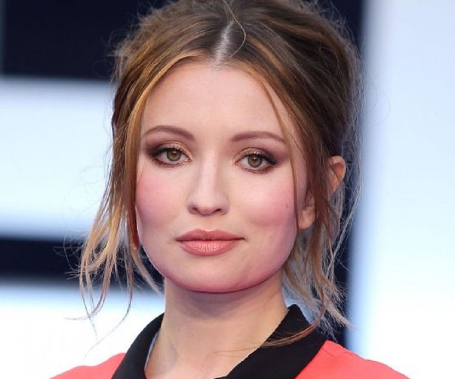 actor Emily Browning large photo