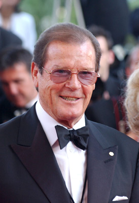 actor Roger Moore large photo