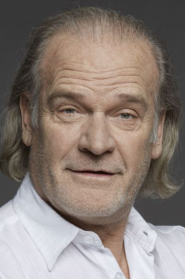 actor Lluís Homar large photo