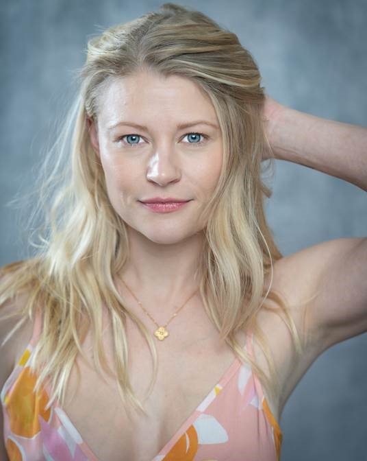 actor Emilie de Ravin large photo