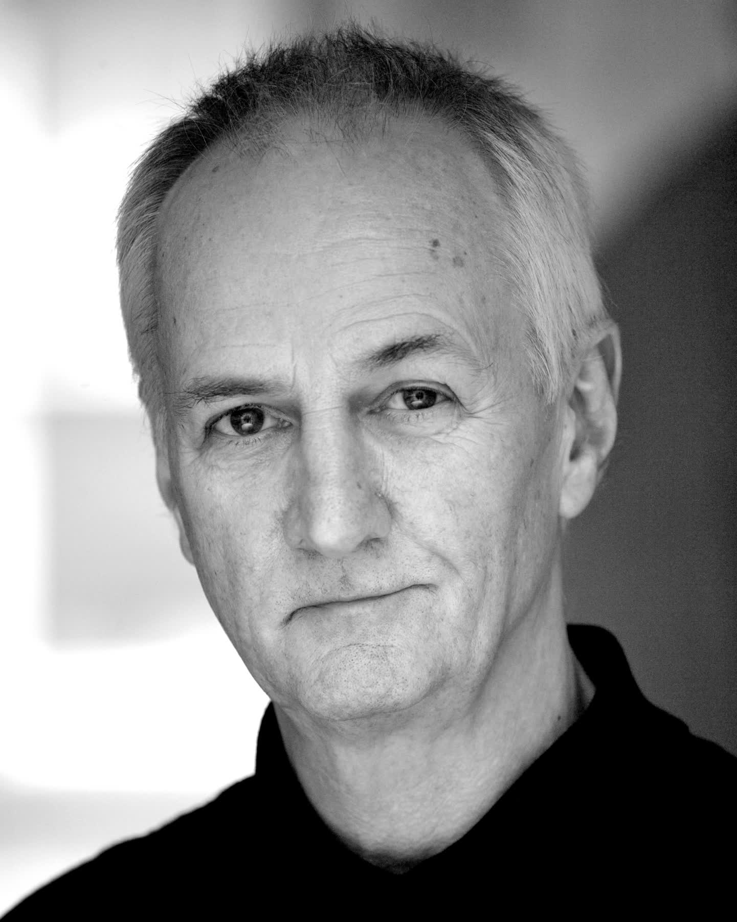 actor Finlay Welsh large photo