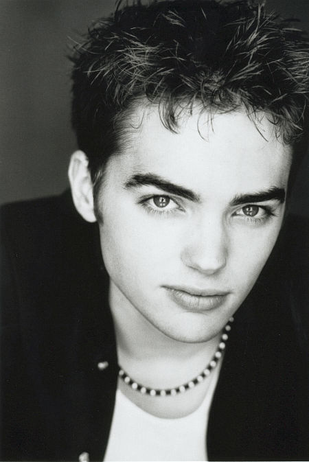 actor Drew Tyler Bell large photo