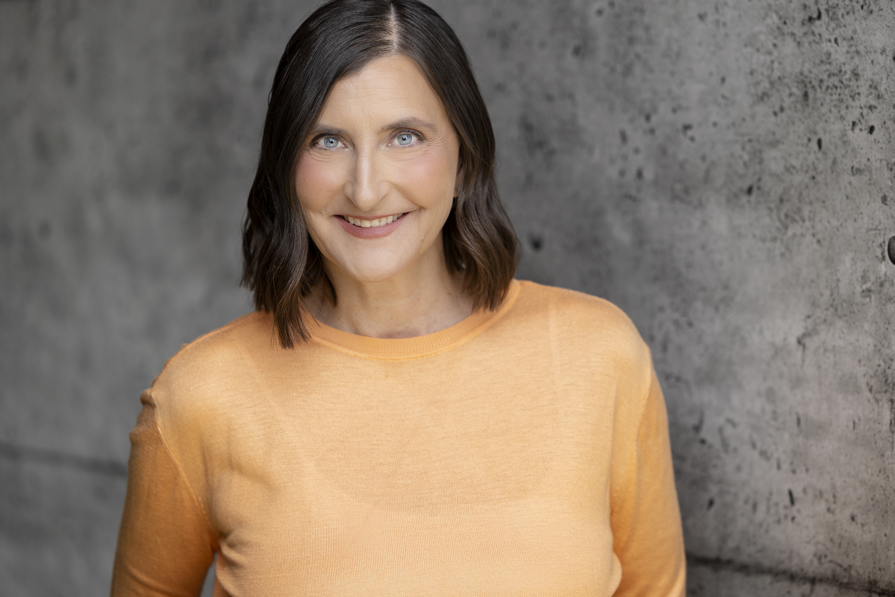 actor Lori Ravensborg large photo