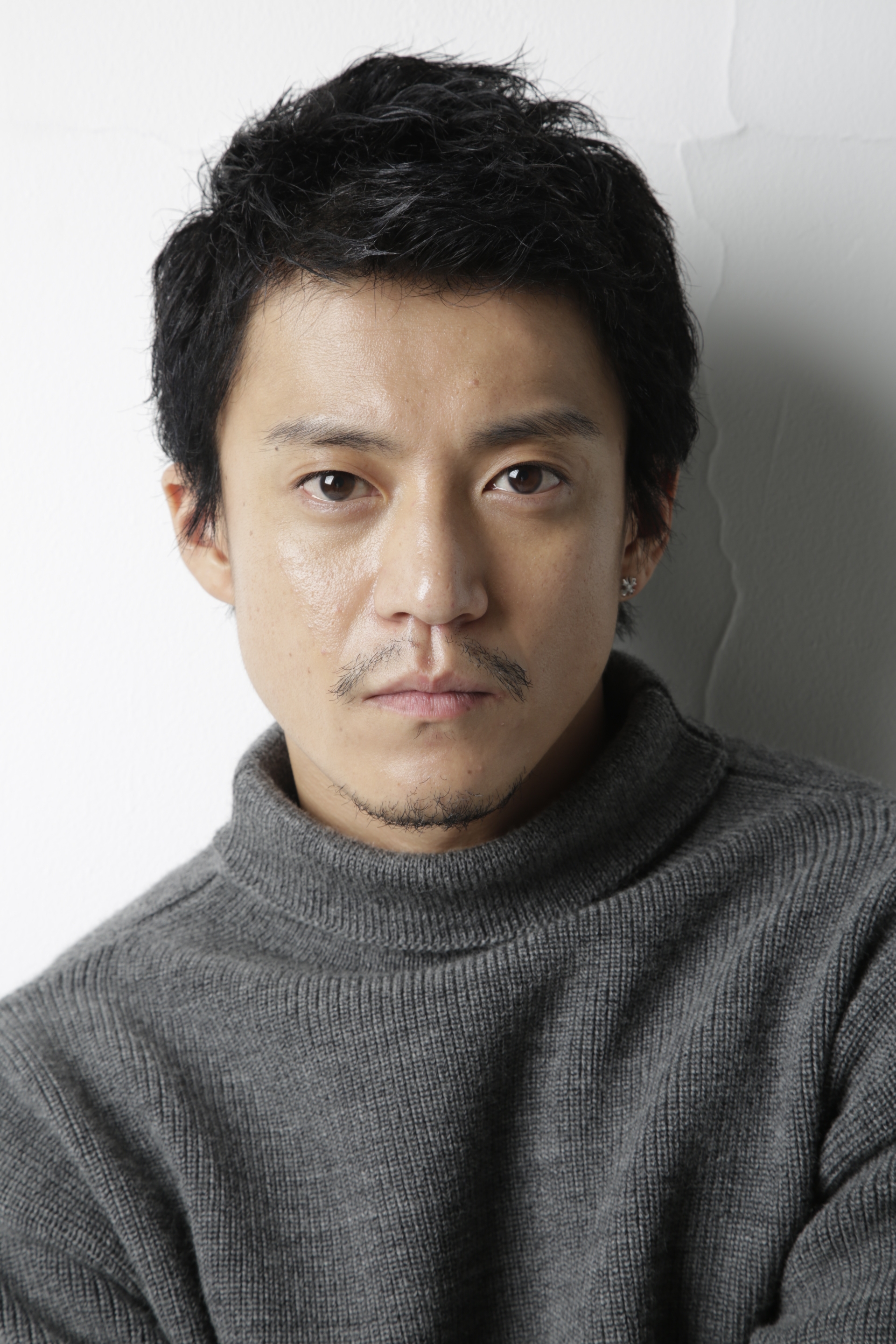 actor Shun Oguri large photo