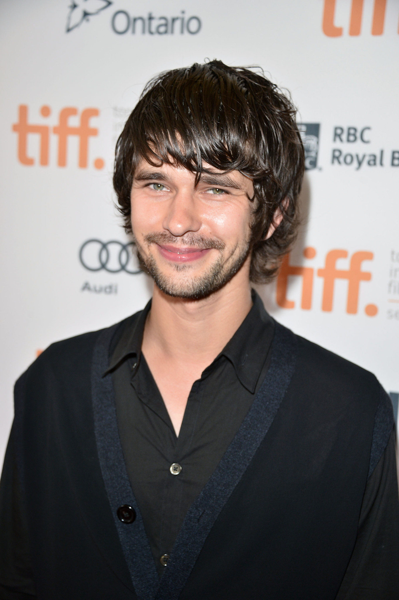 actor Ben Whishaw large photo