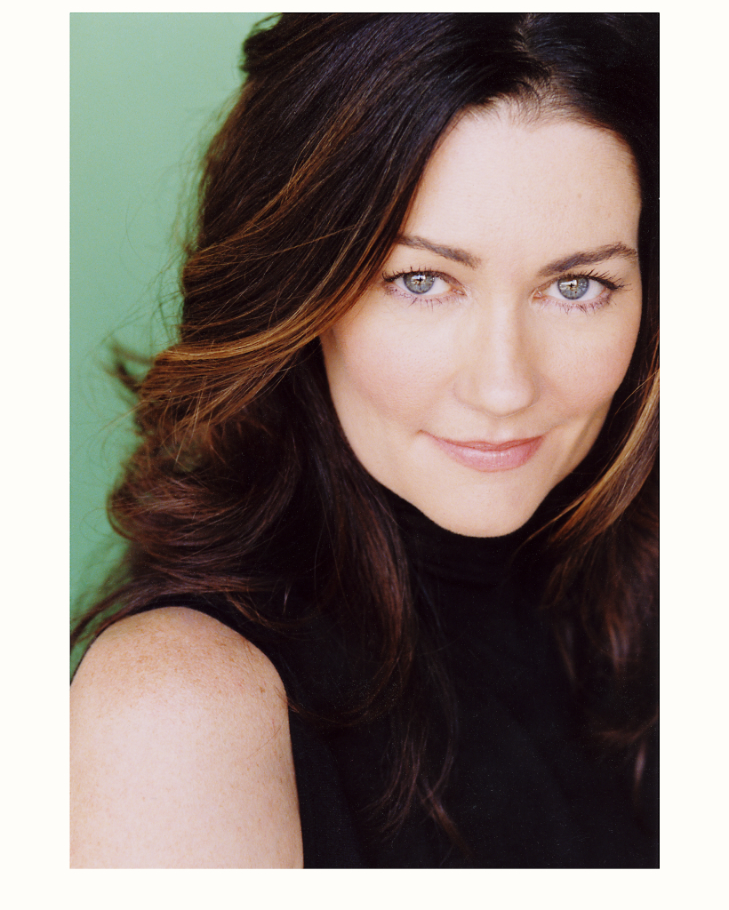 actor Kelly Miracco large photo