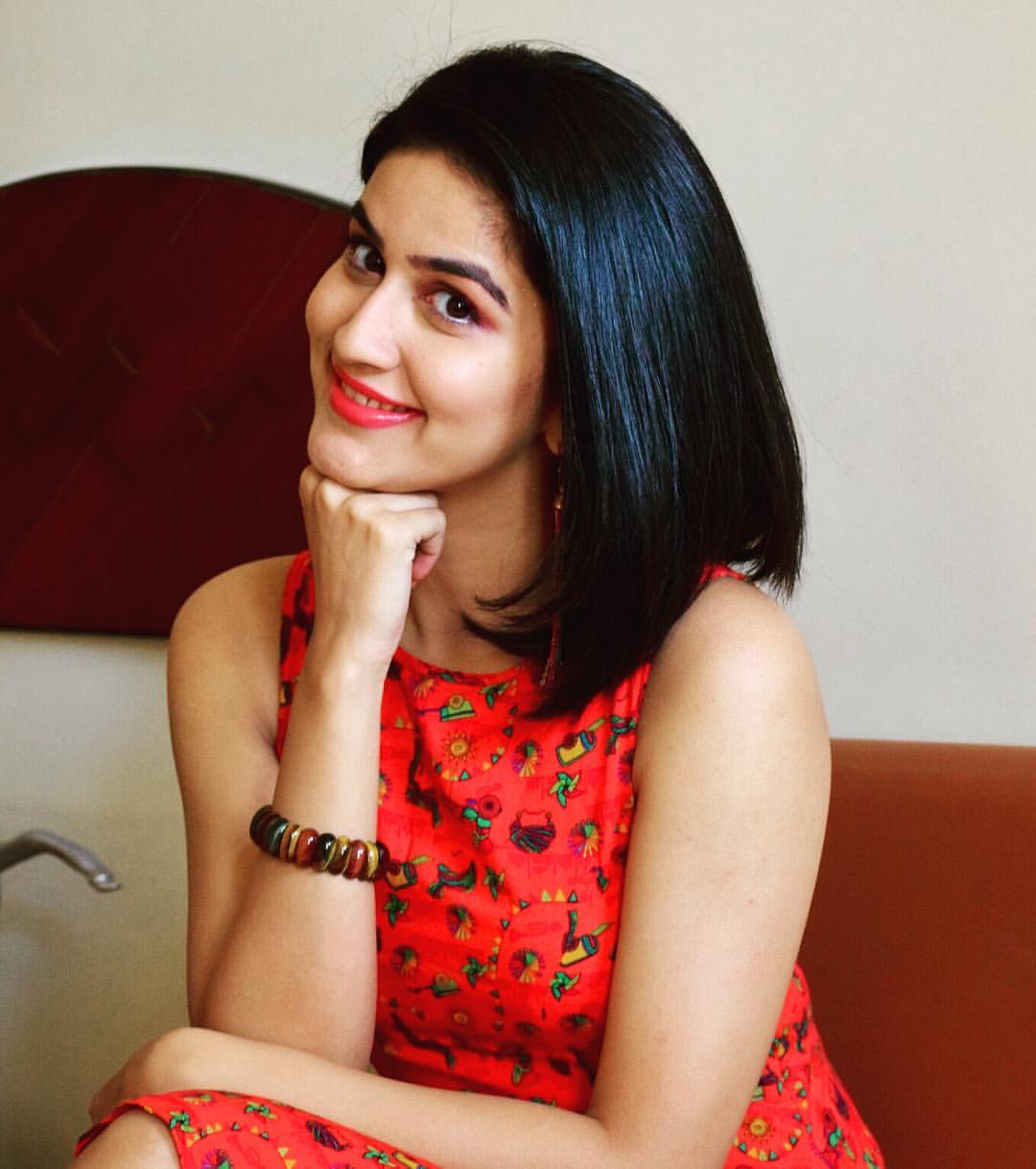 actor Vaidehi Parshurami large photo