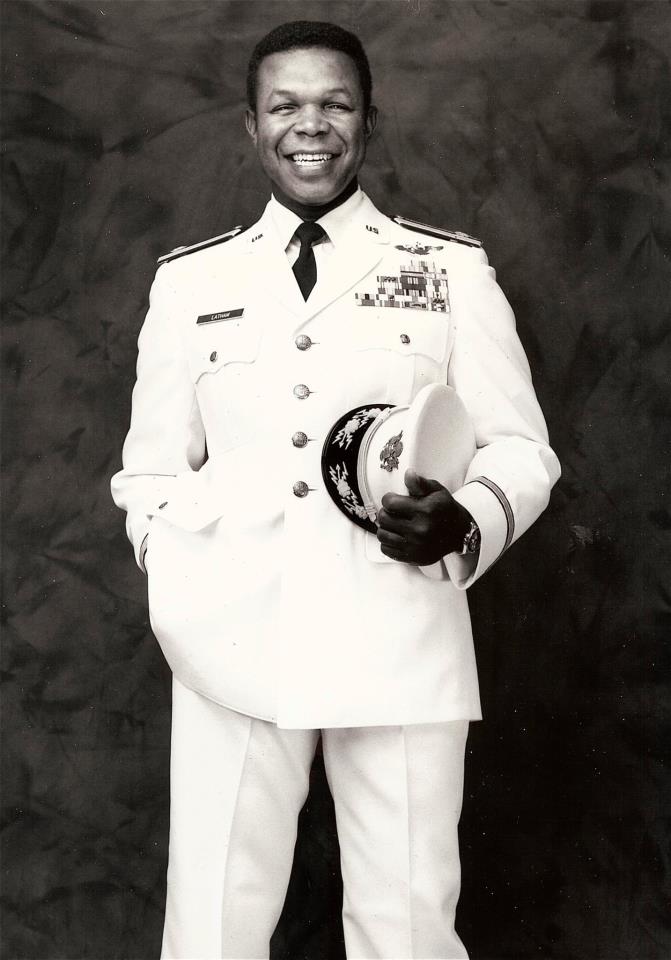 actor Elester Latham large photo