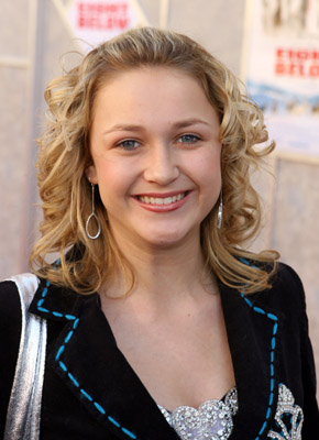 actor Skye McCole Bartusiak large photo
