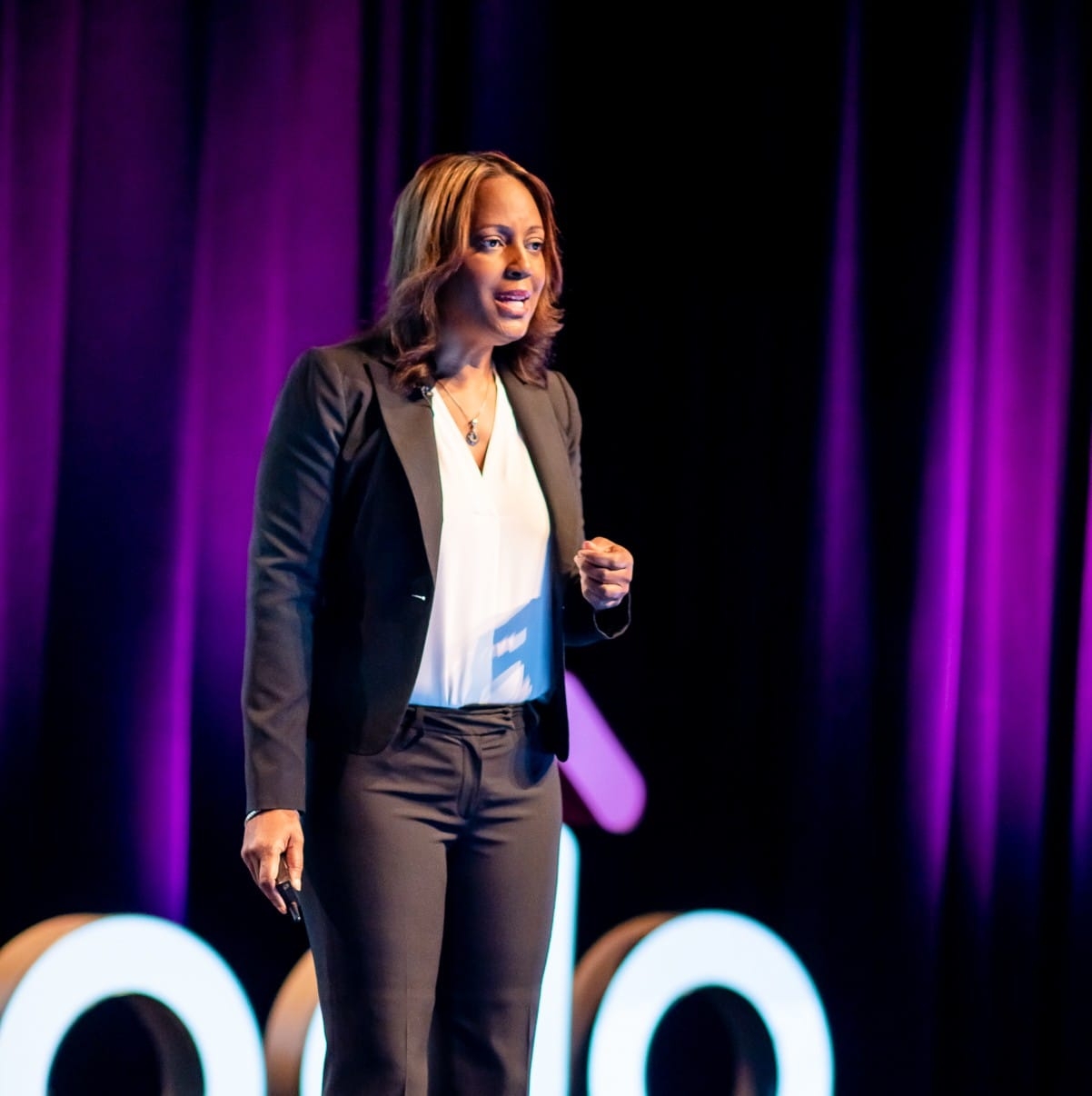 actor Shari Dunn large photo