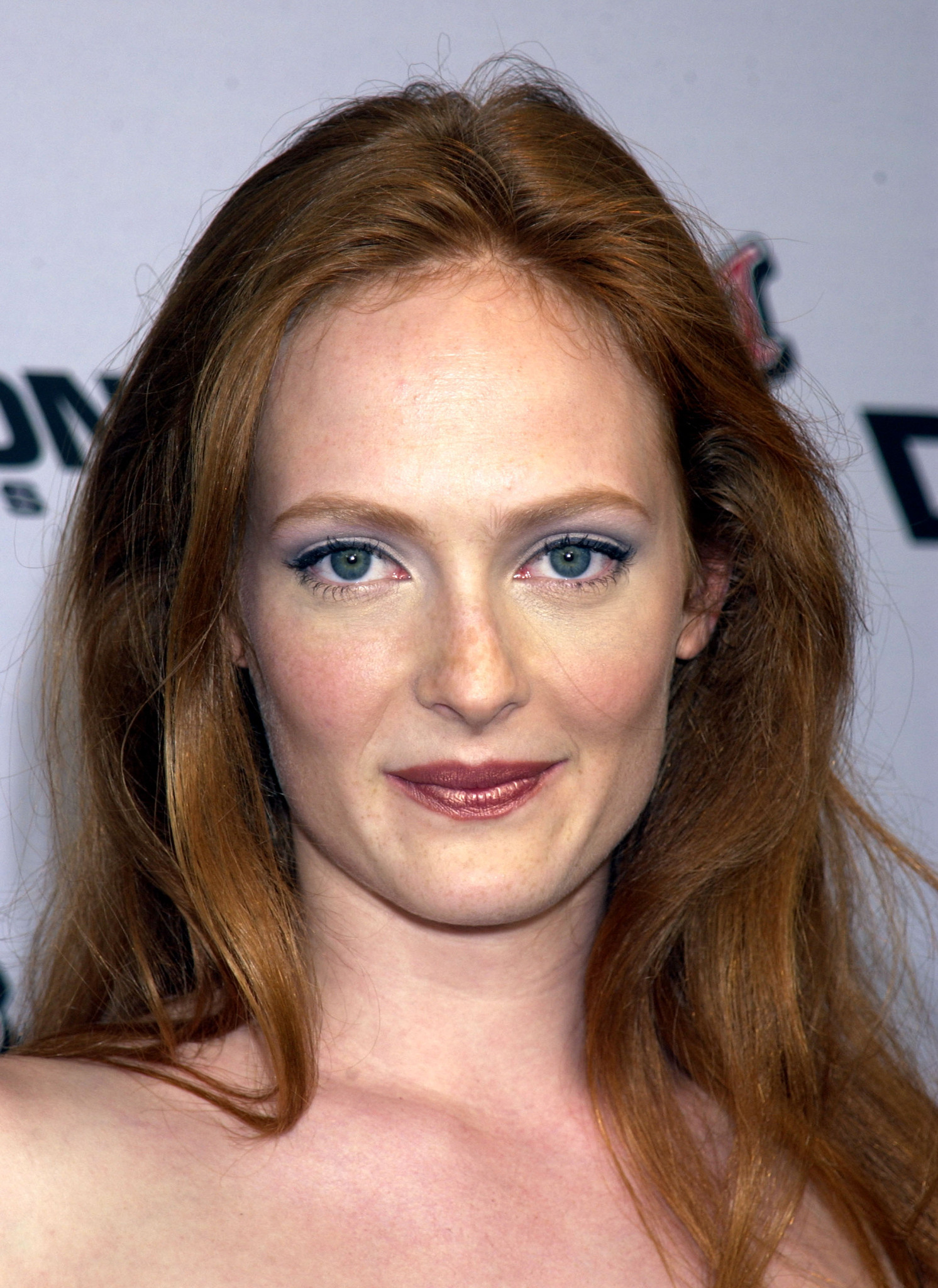 actor Daisy McCrackin large photo