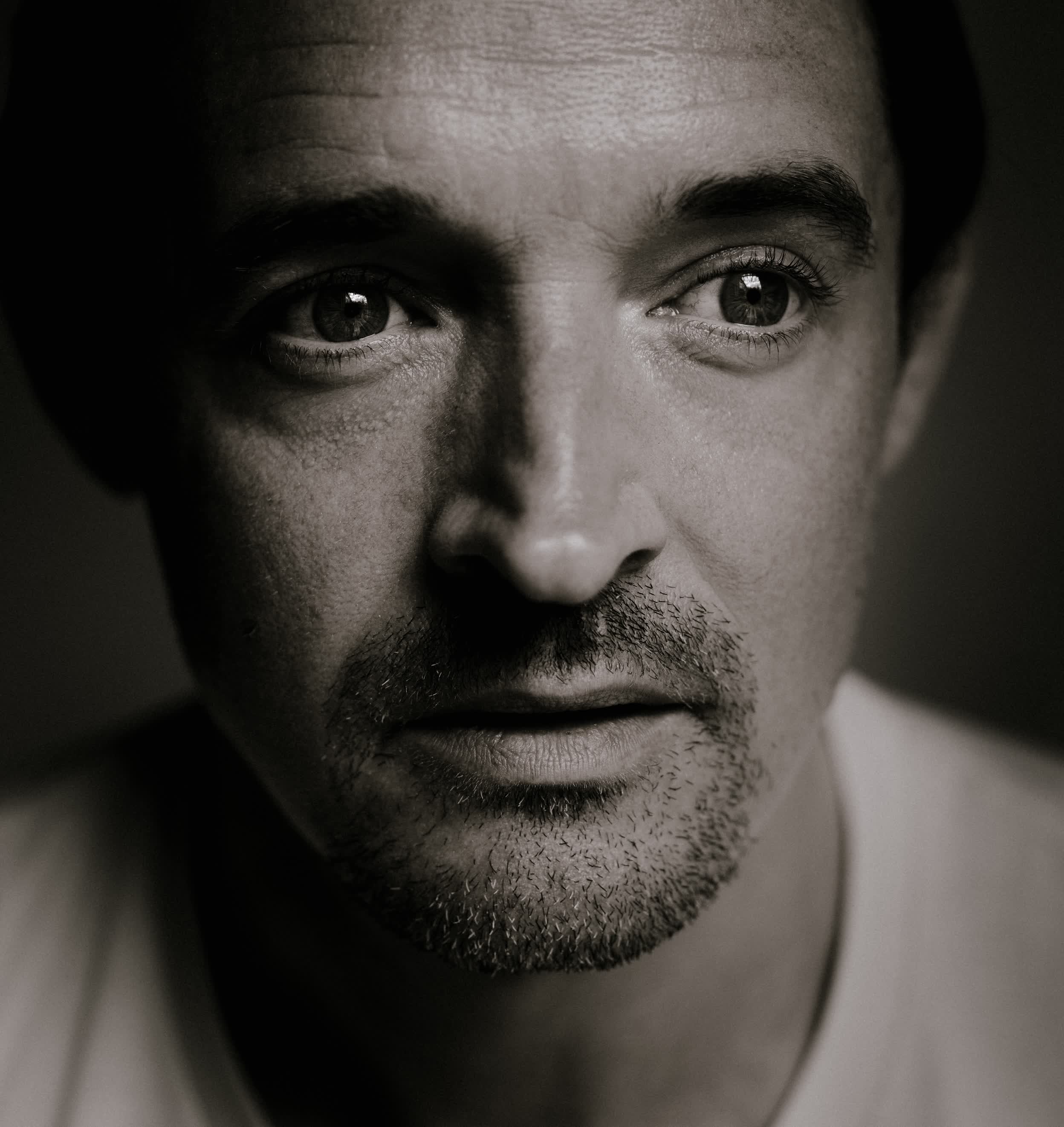 actor Hugh O'Conor large photo