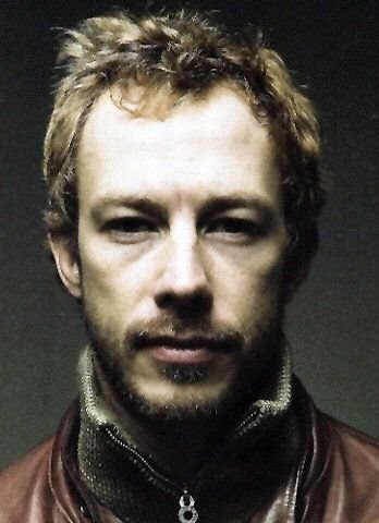 actor Kris Holden-Ried large photo