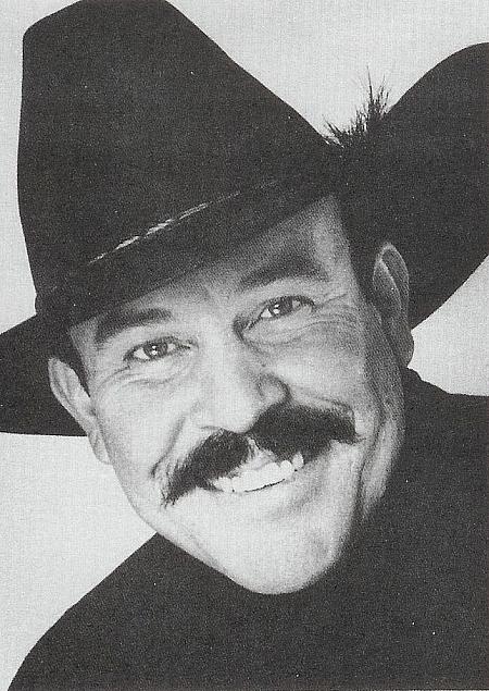 actor Mike Moroff large photo