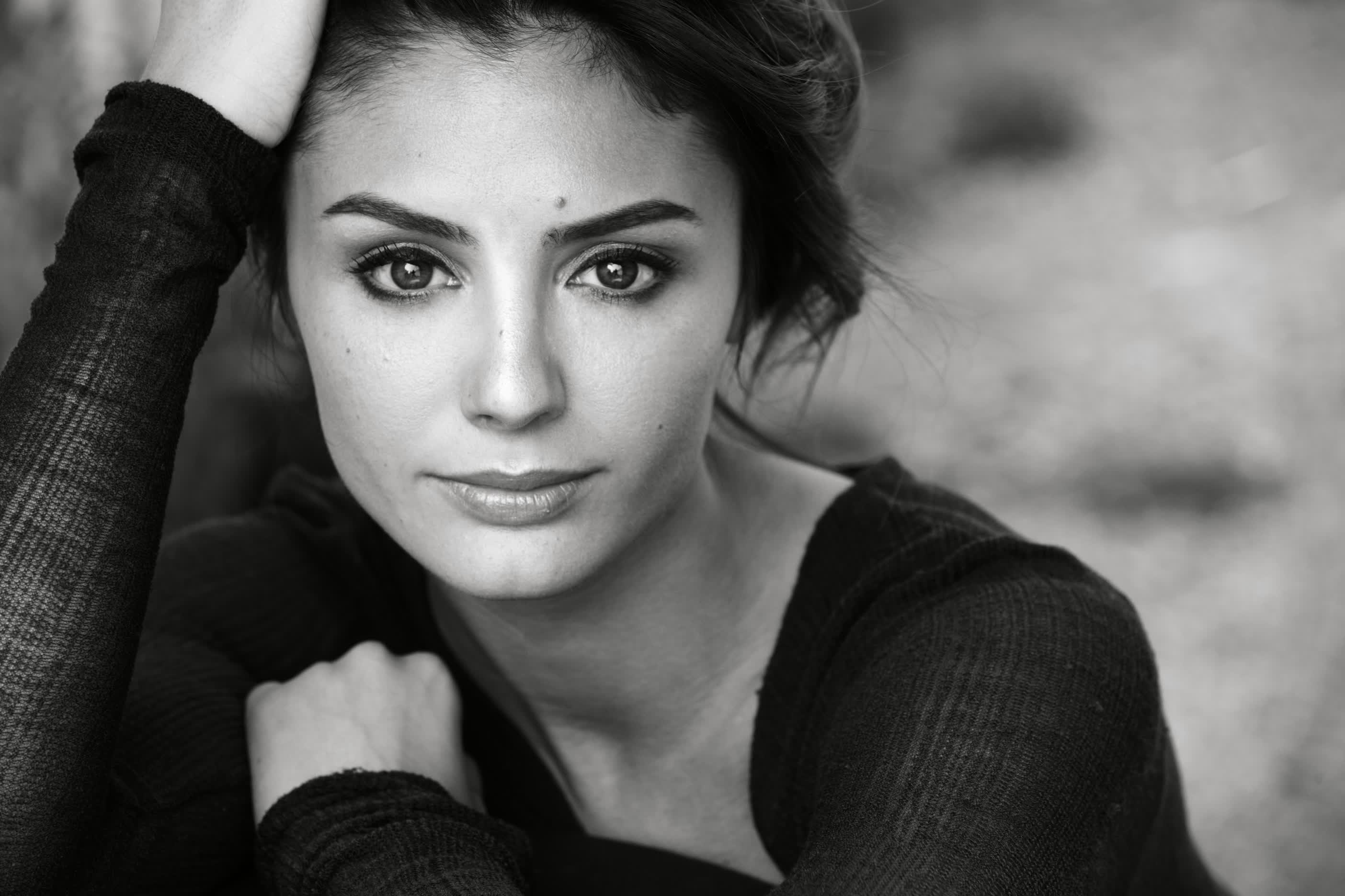 actor Christine Evangelista large photo
