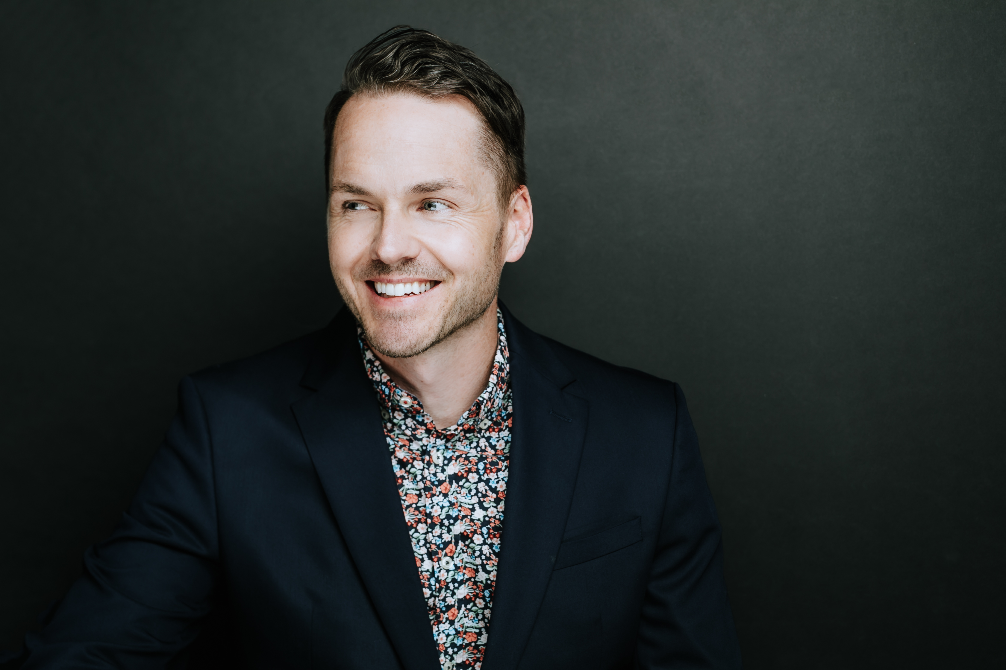 actor Paul Campbell large photo