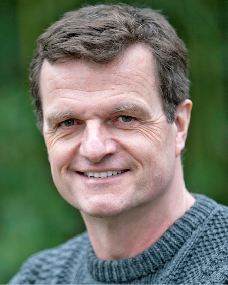 actor Michael Cumpsty large photo