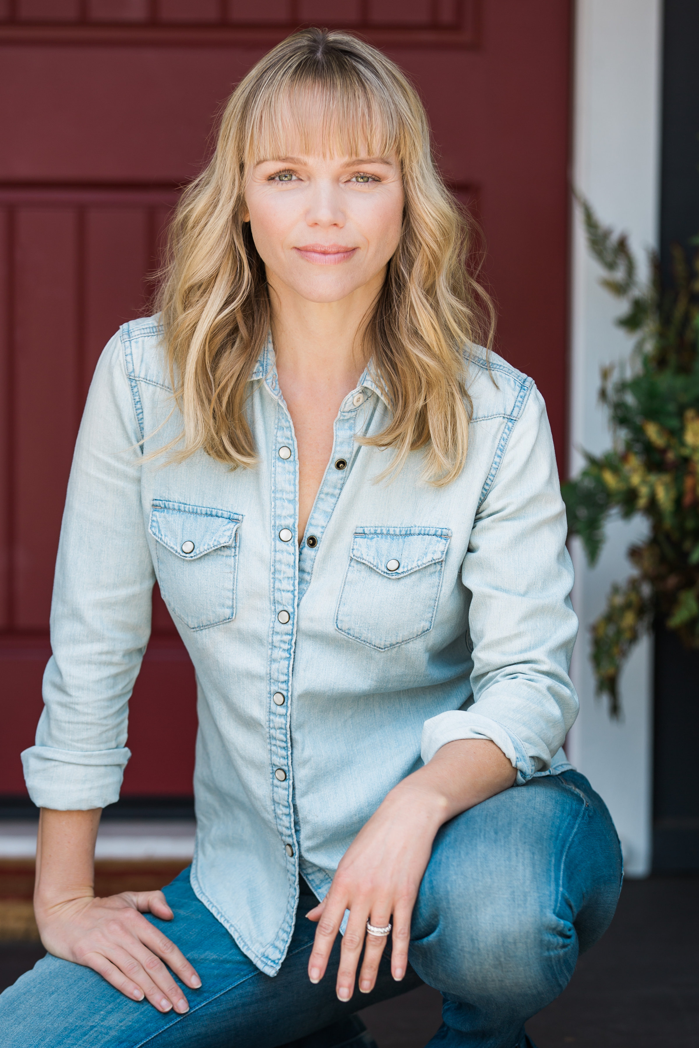 actor Lauren Bowles large photo