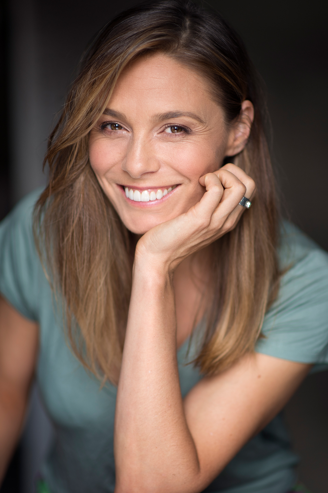 actor Zoe Naylor large photo