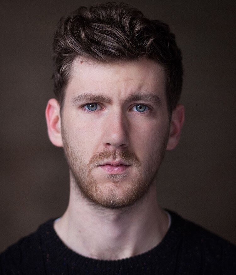 actor Oliver Parsons large photo