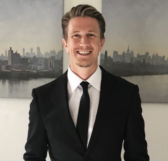 actor Dan Leonard large photo