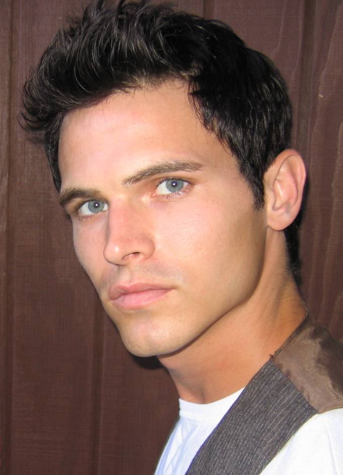 actor Tad Hilgenbrink large photo