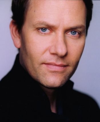 actor Tom Barnett large photo