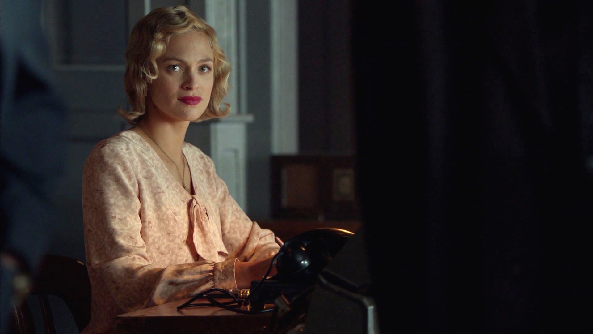 actor Julie Engelbrecht large photo