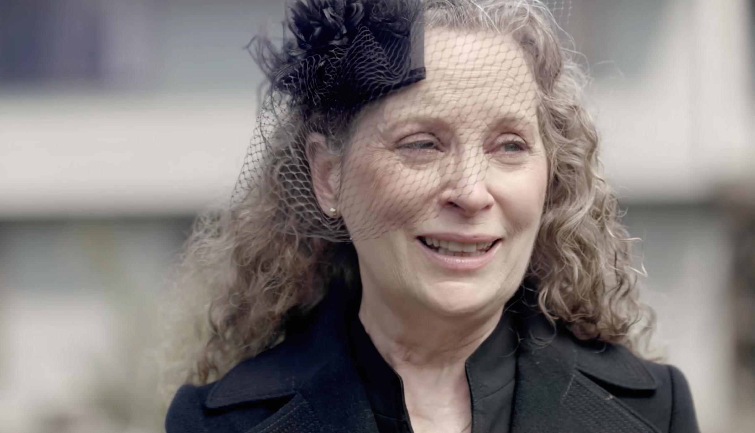 actor Lizbeth Mackay large photo