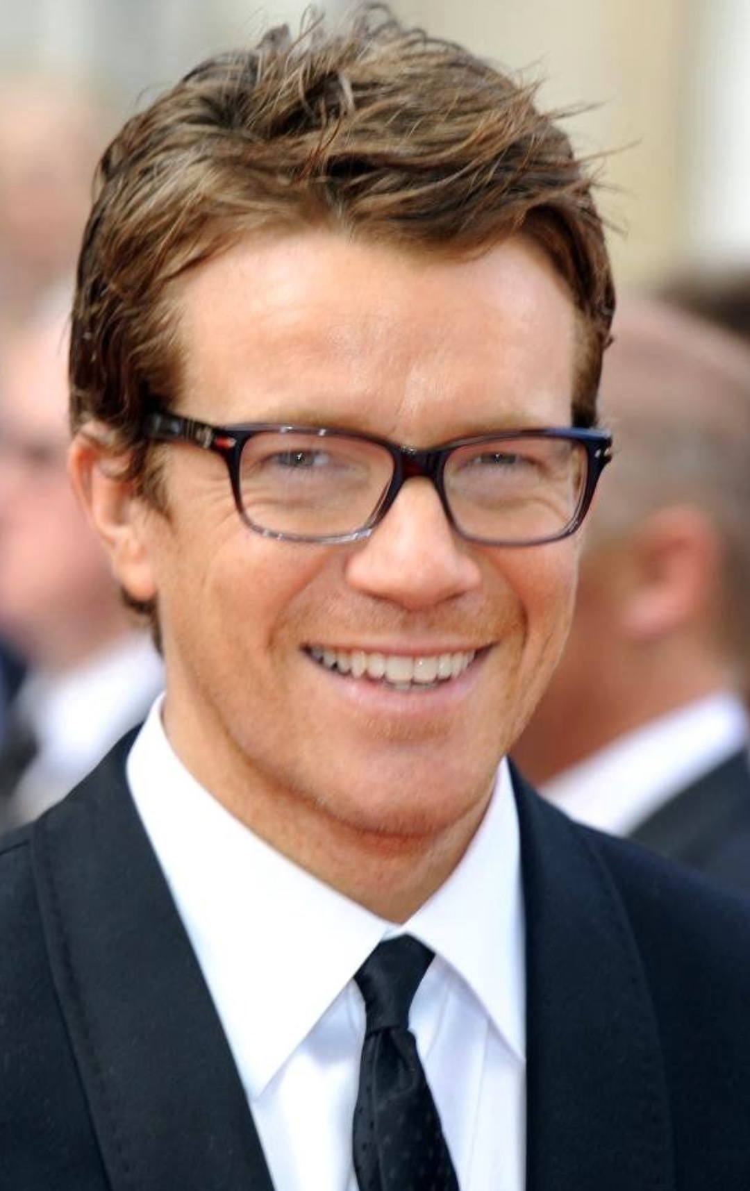 actor Max Beesley large photo