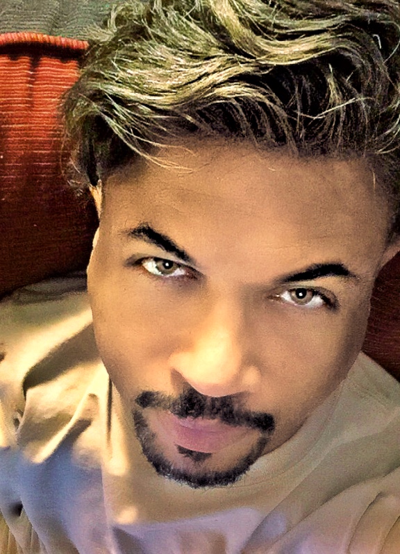 actor Adam Alexi-Malle large photo