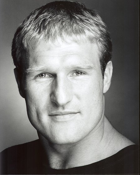 actor Derek Lea large photo