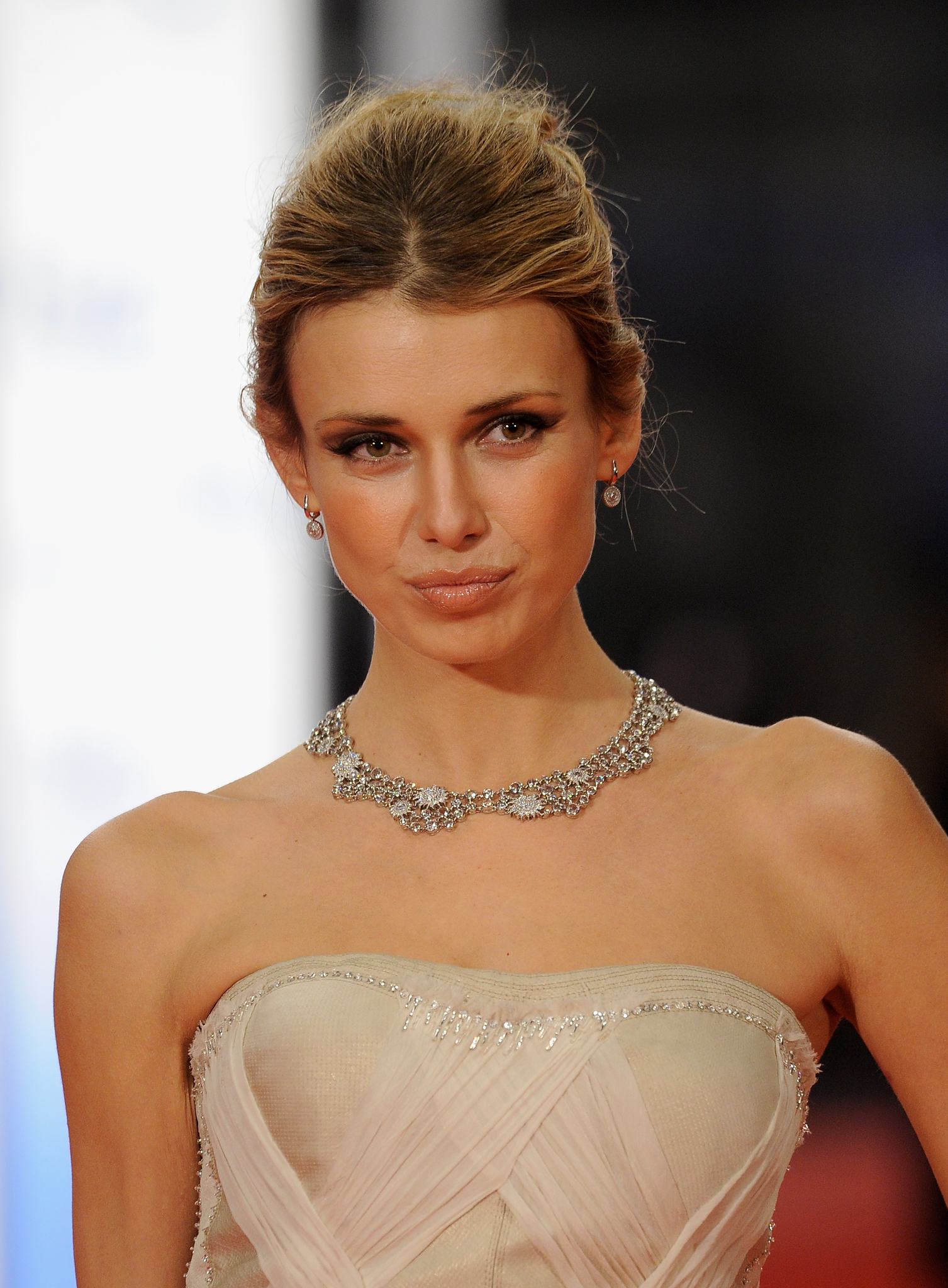 actor Natasha Yarovenko large photo