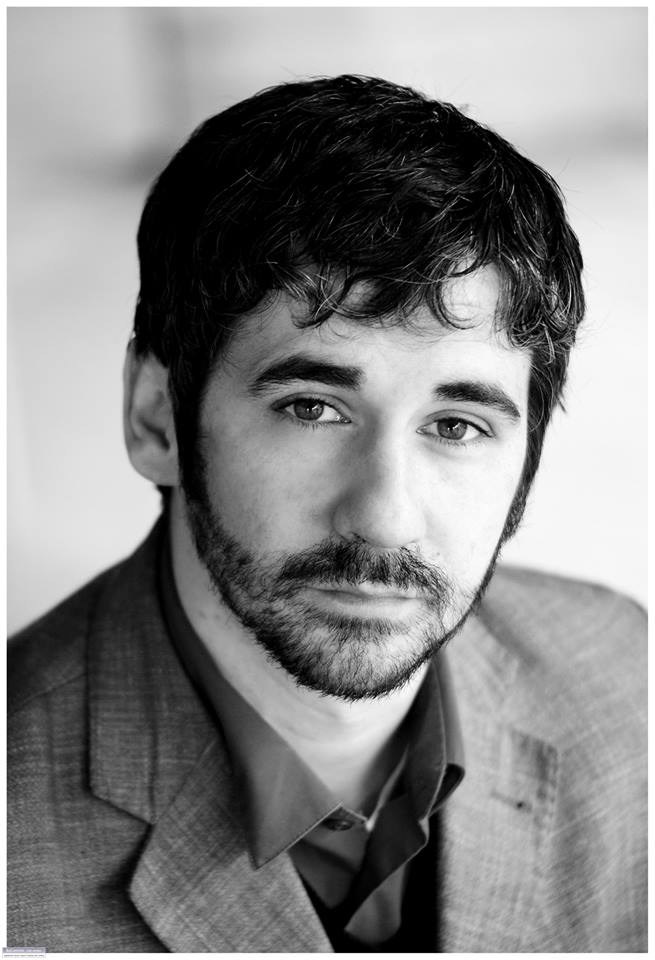 actor Iain Robertson large photo