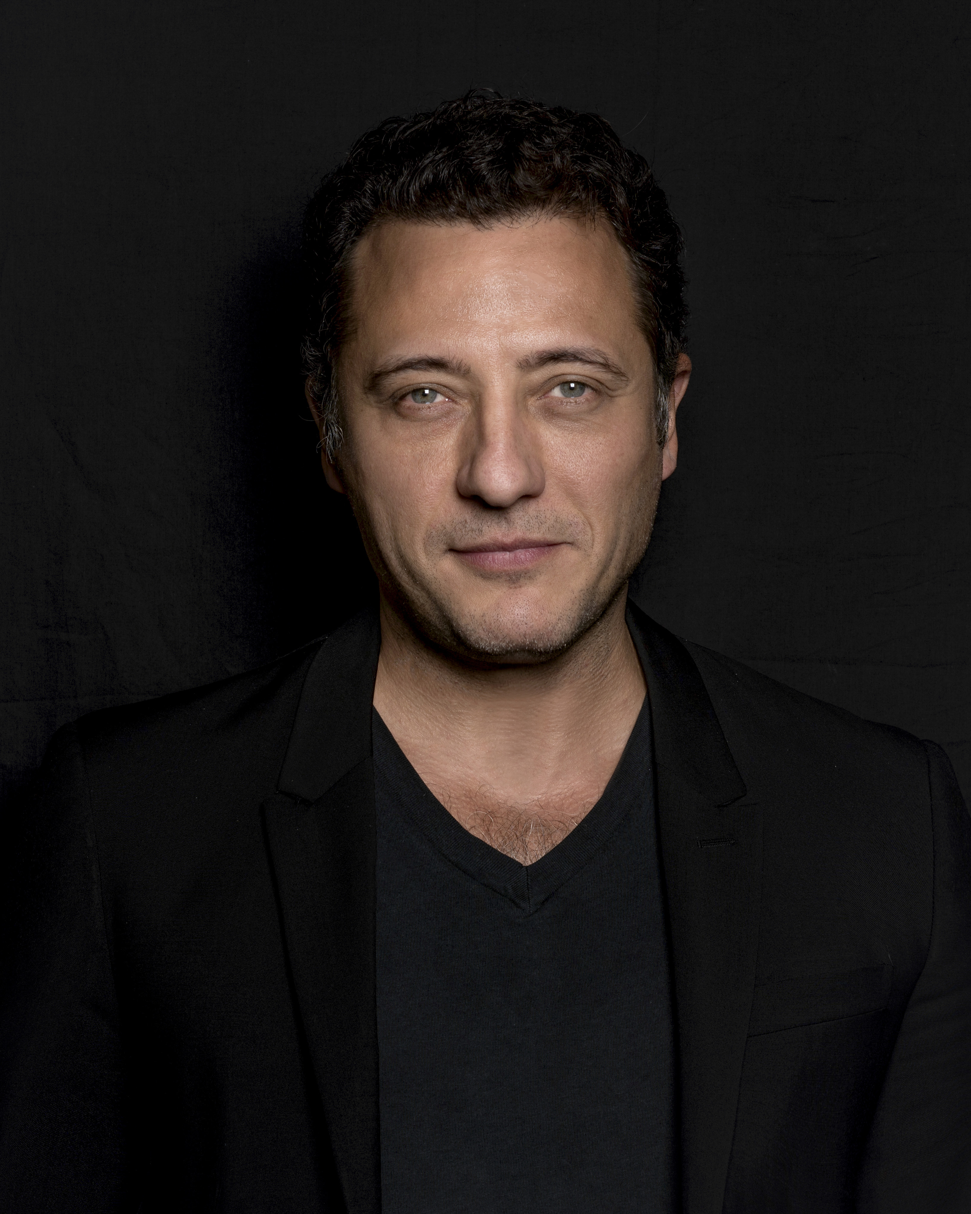 actor Yigit Özsener large photo