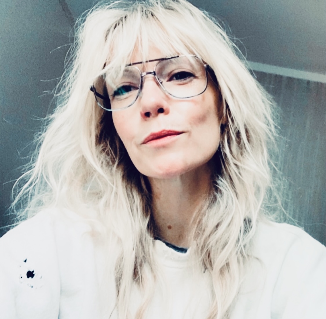 actor Laura Harris large photo