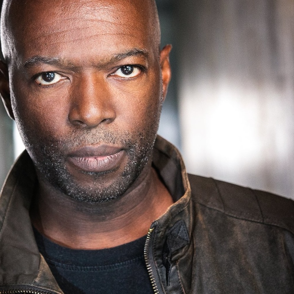 actor Gary Lawrence large photo