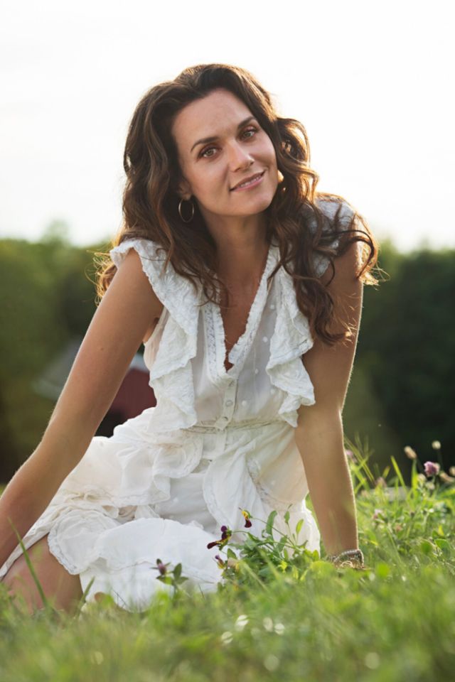 actor Hilarie Burton large photo