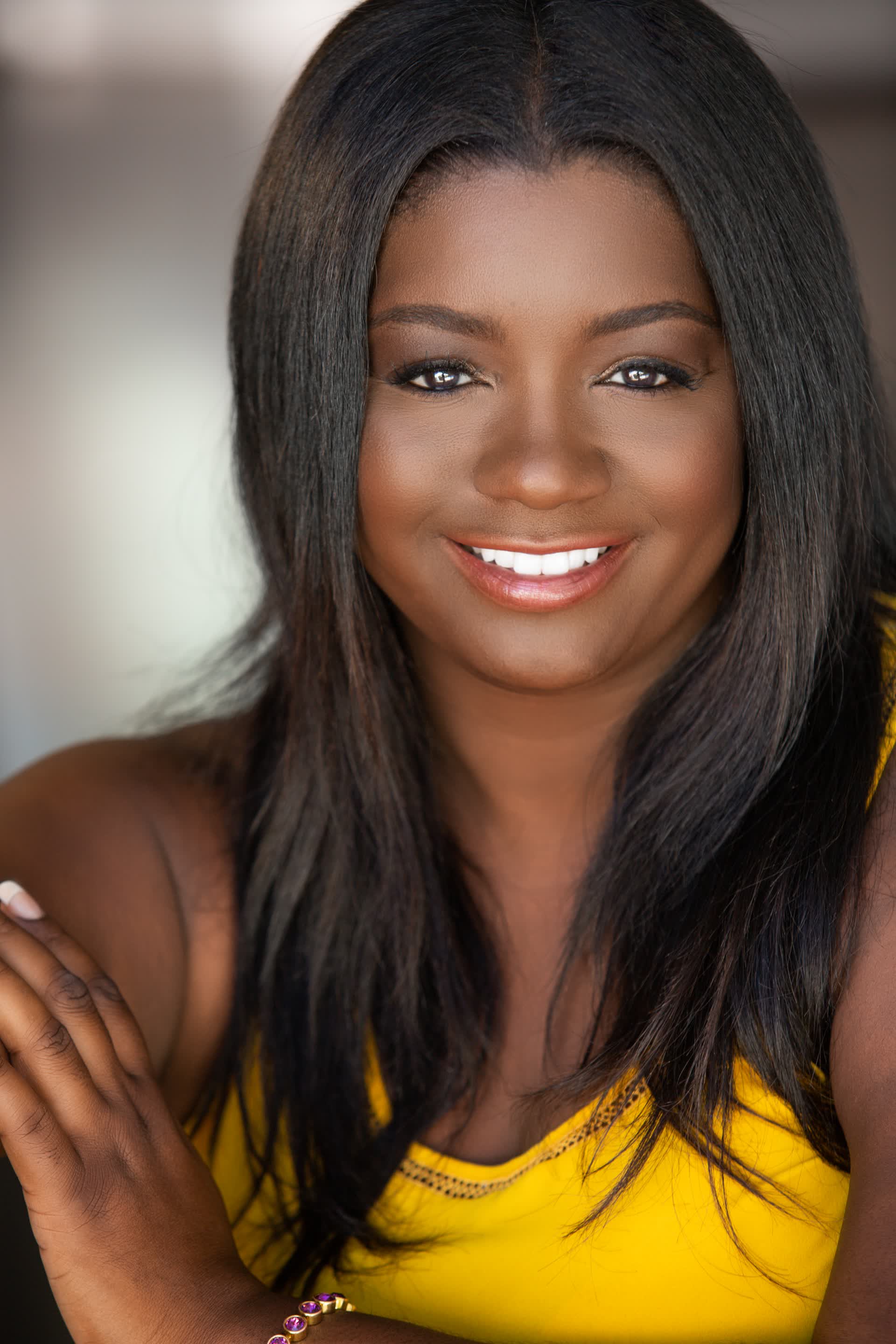 actor Julia Pace Mitchell large photo