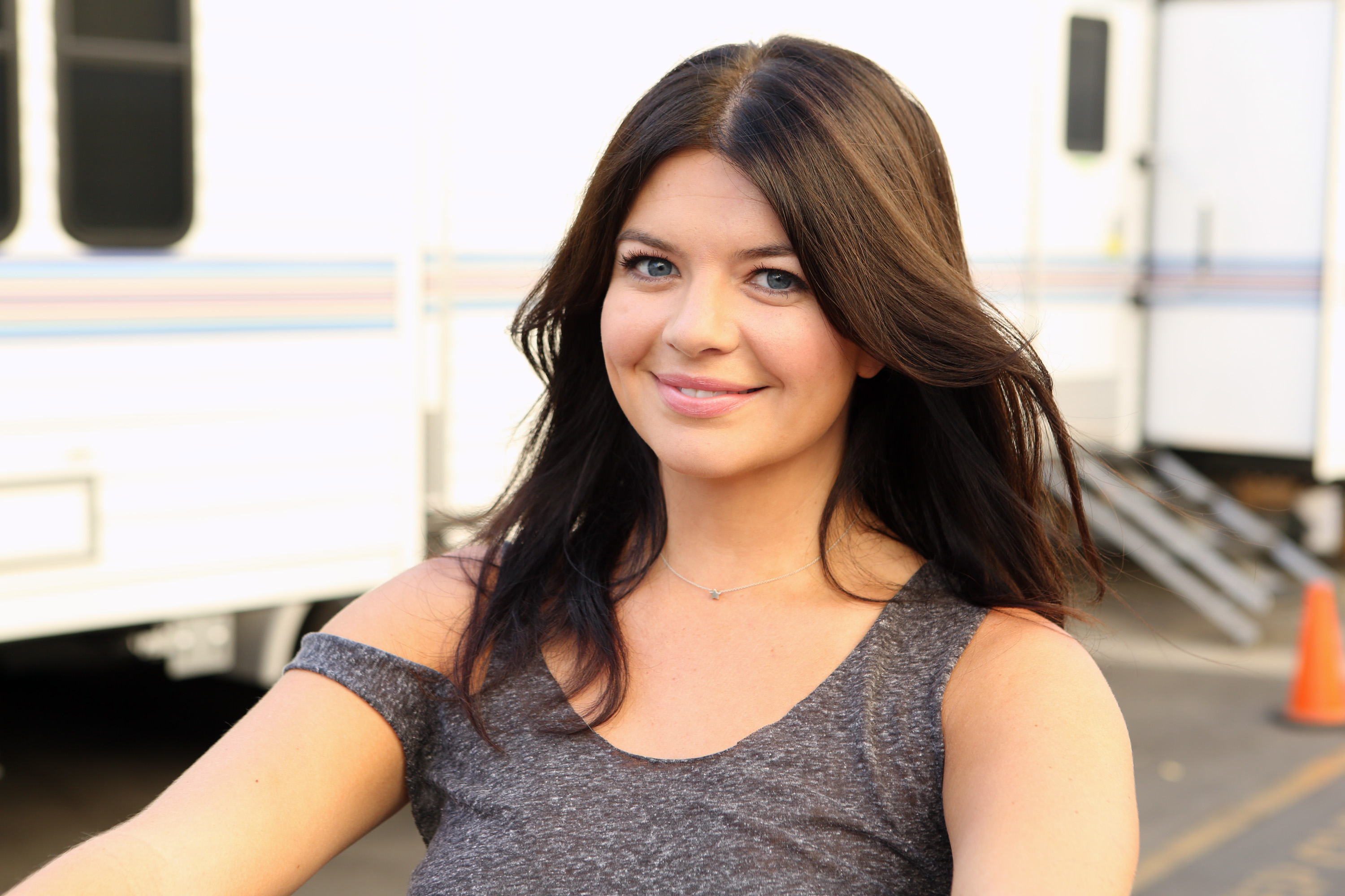 actor Casey Wilson large photo