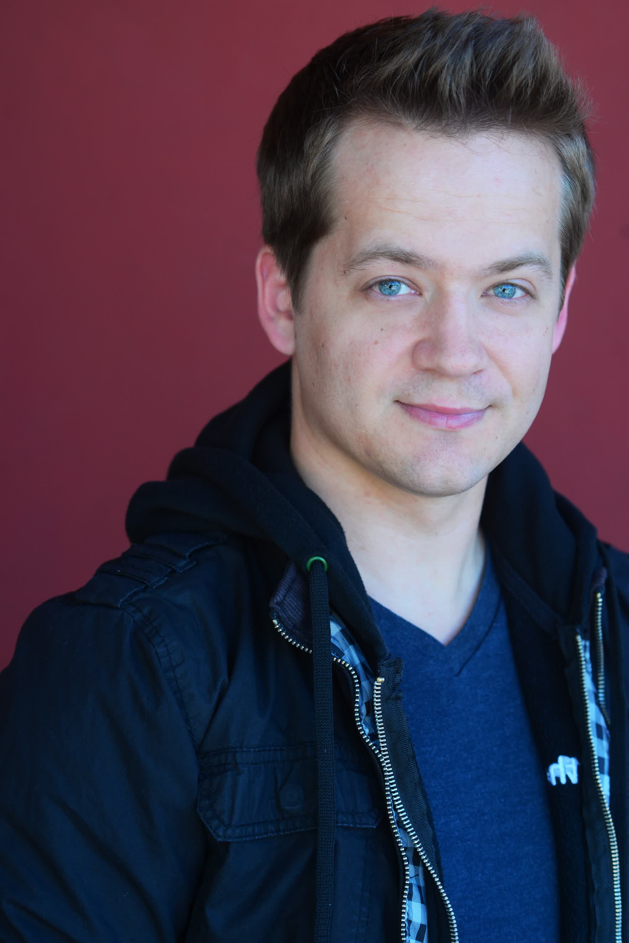 actor Jason Earles large photo