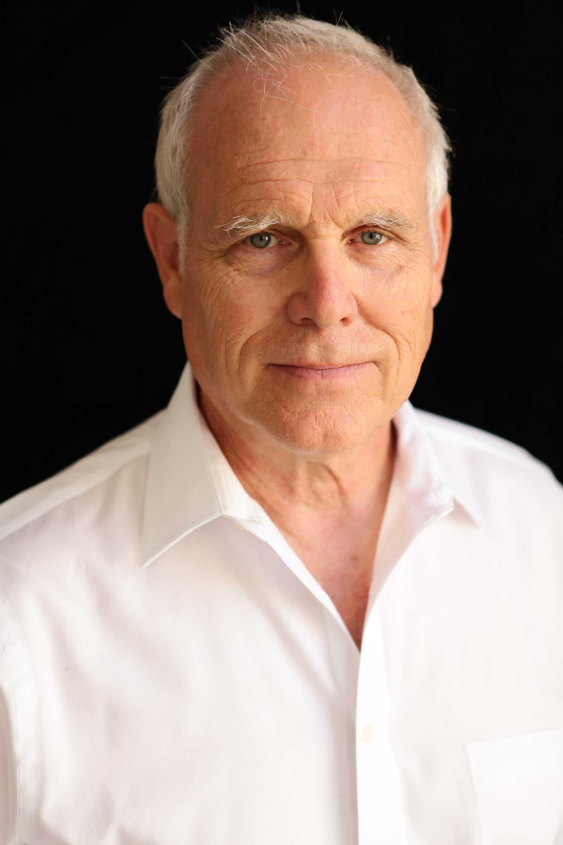 actor Robert Vincent Smith large photo