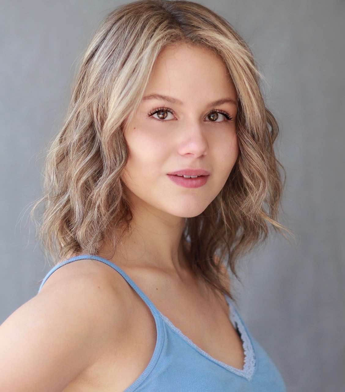 actor Isabella Acres large photo