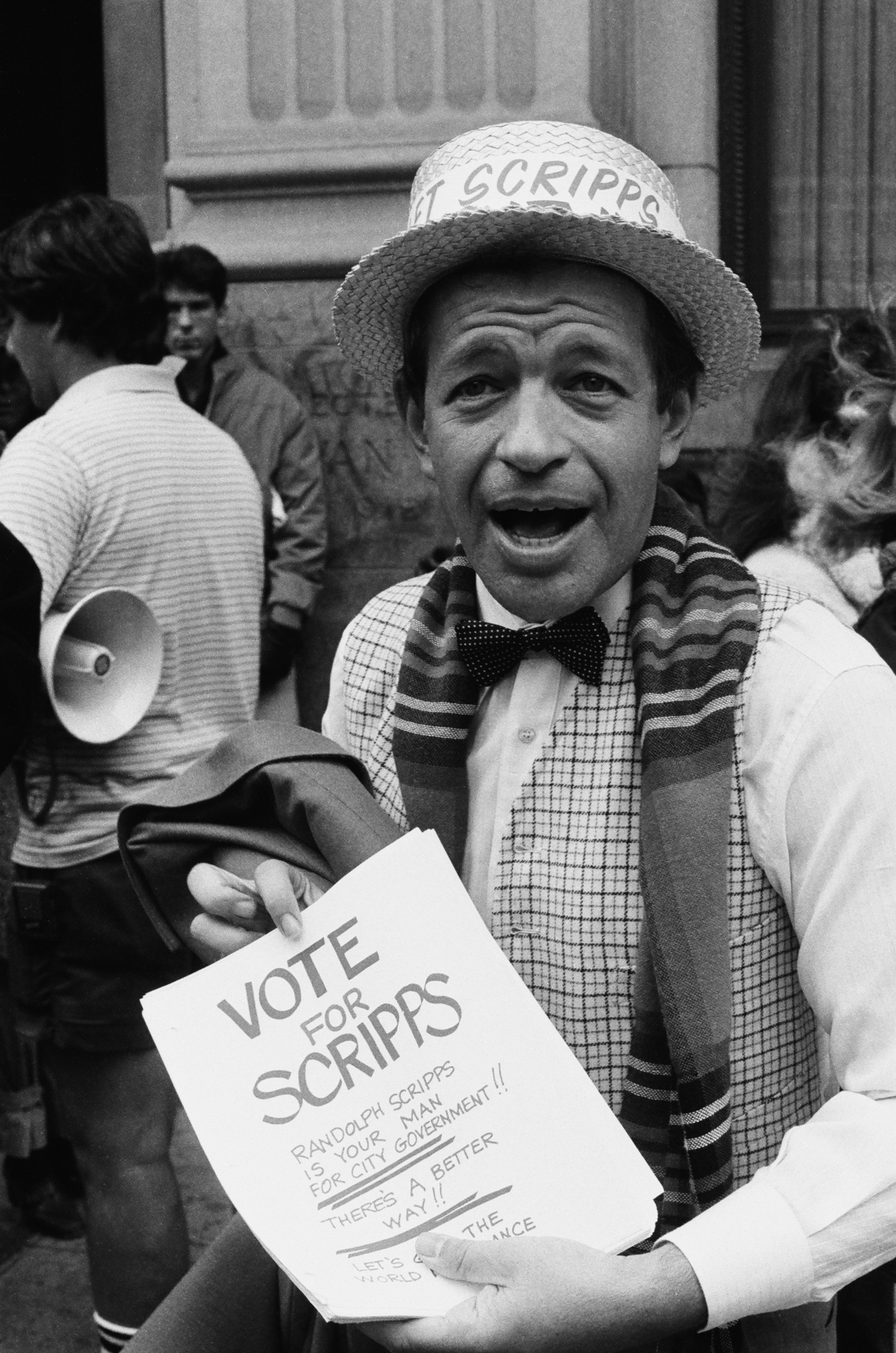 actor Kenneth Tigar large photo