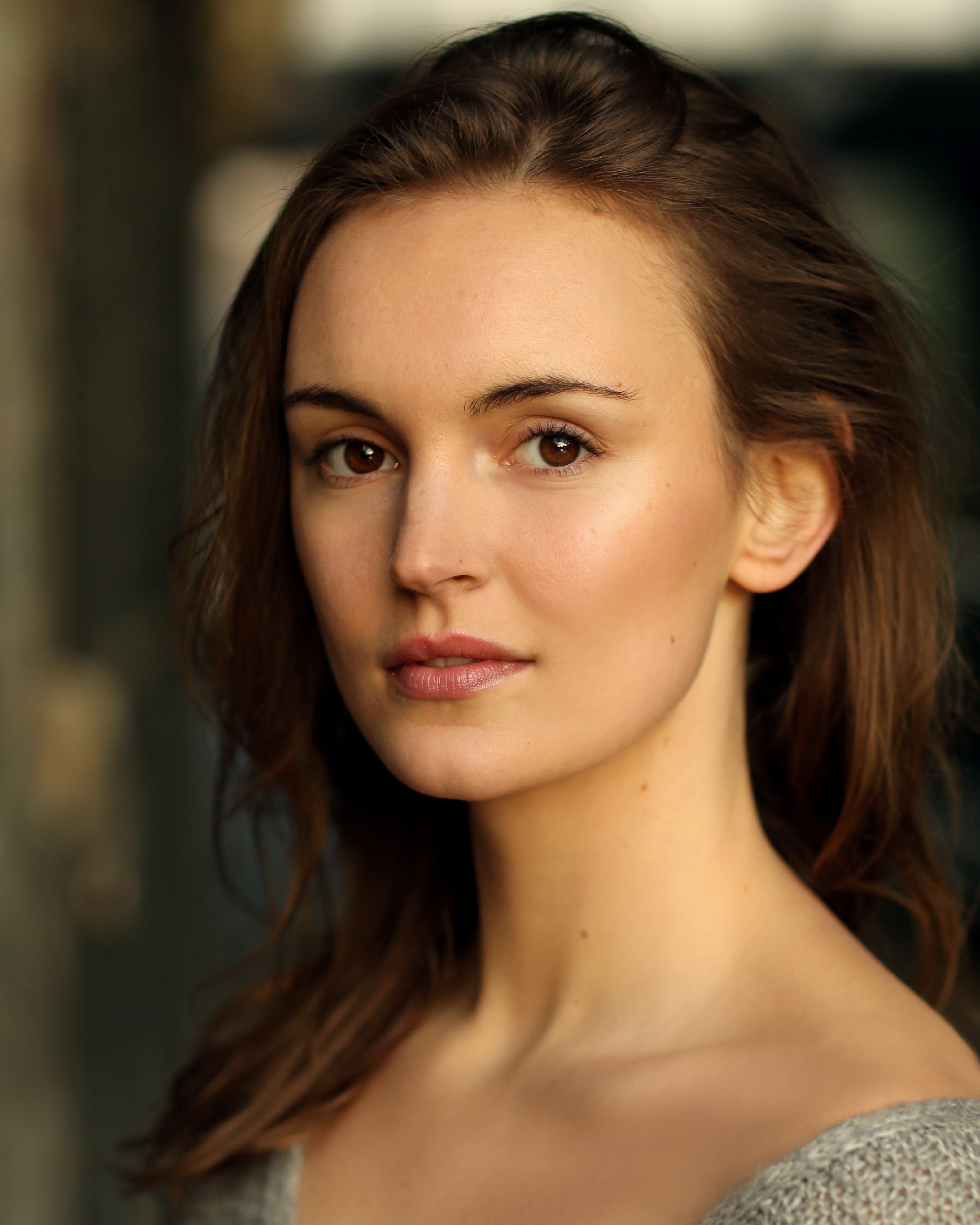 actor Emily Patrick large photo