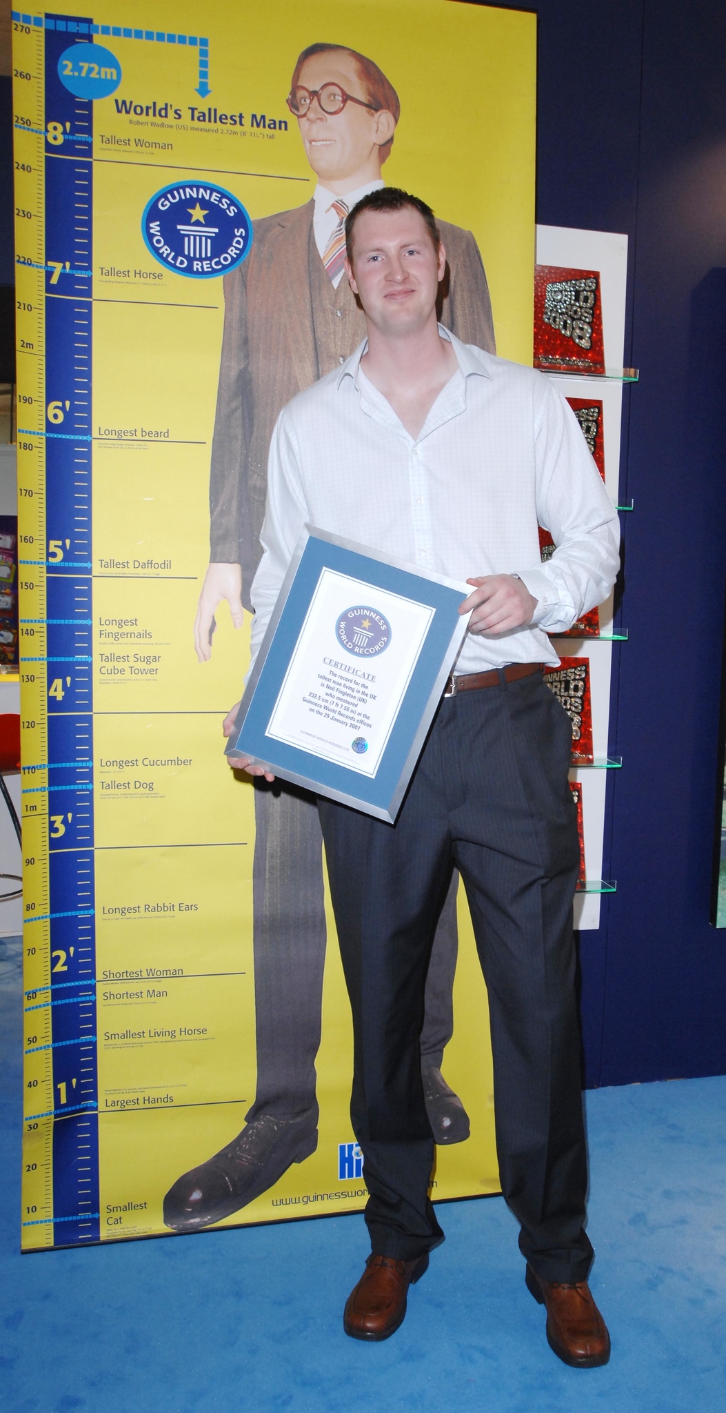 actor Neil Fingleton large photo