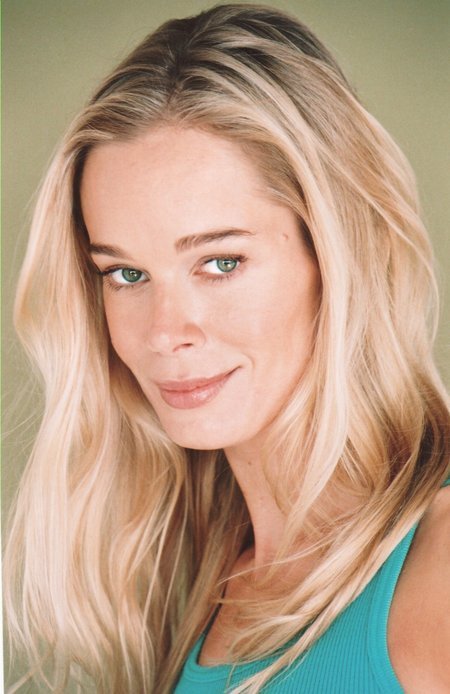 actor Jennifer Gareis large photo